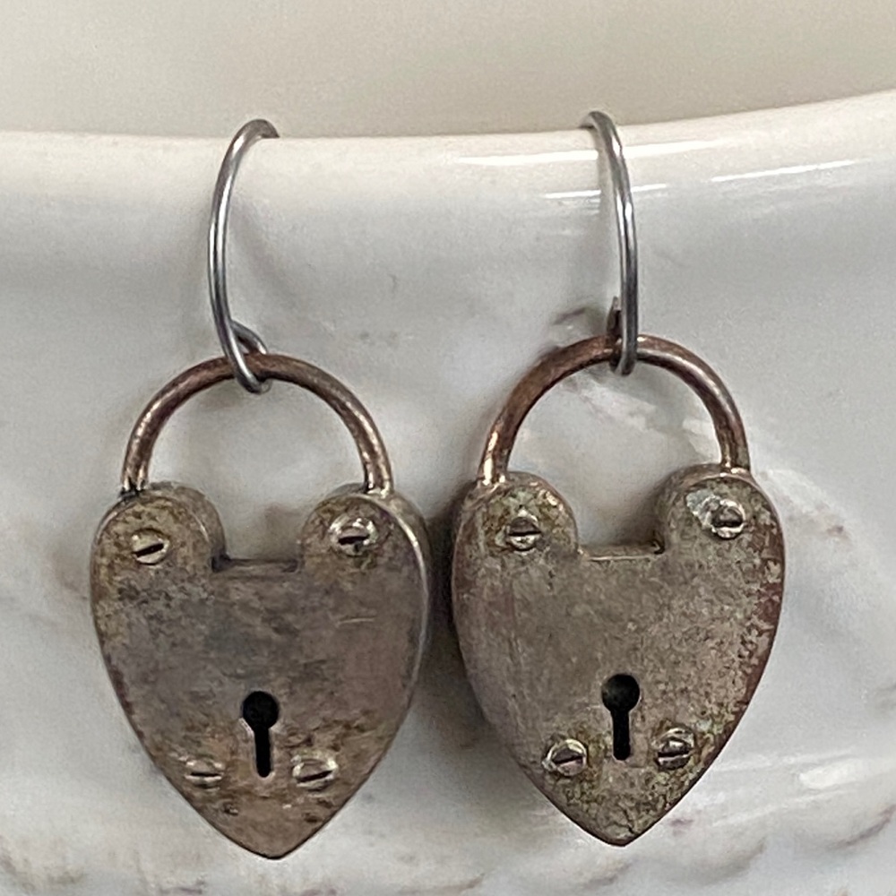 Fossil Heart PadLock Keyhole Earrings Edgy Antiqued Style - Picture 5 of 9